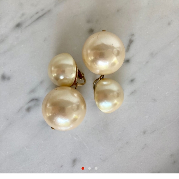 American Vintage Jewelry - Vintage Pearl Clip On